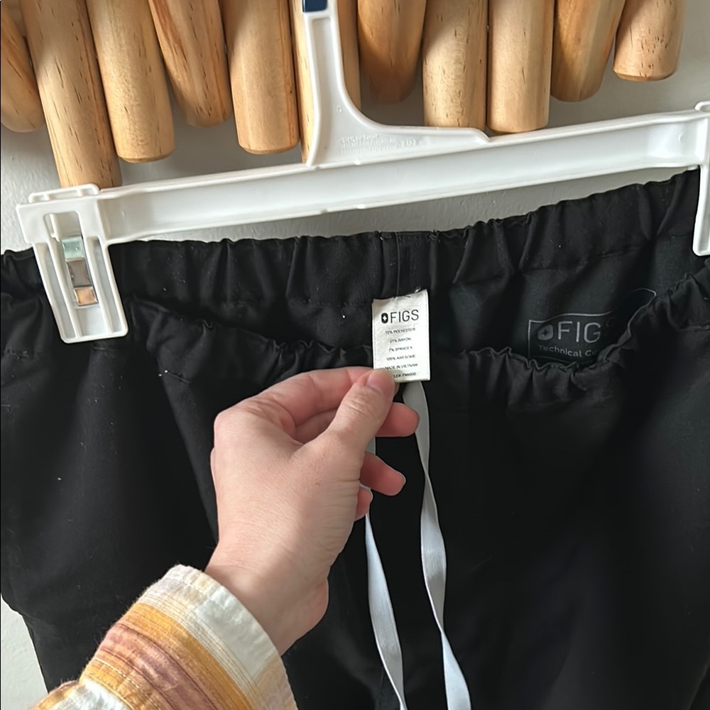 FIGS Black Scrub Pants